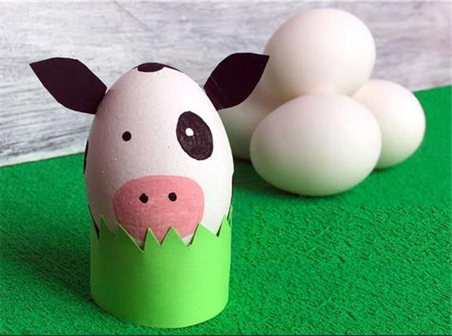 تزئین تخم مرغ سفره هفت سین به شکل گاو برای سال 1400 که سال گاو است