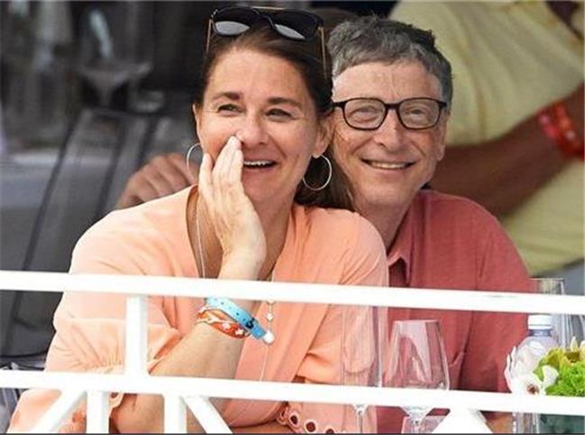 بیل و ملیندا گیتس پس از ۲۷ سال زندگی مشترک، از هم جدا می‌شوند