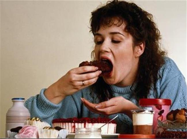 ده عادت  بد غذایی که خانم ها هرگز نباید داشته باشند