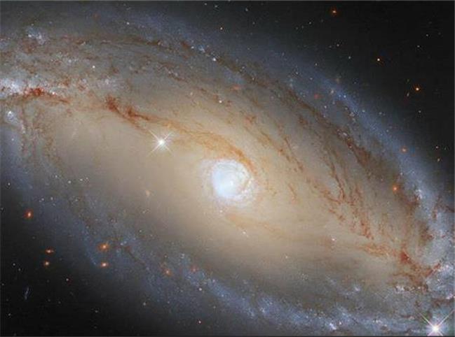 ناسا تصویری واضح از یک کهکشان بسیار پر انرژی ثبت کرد