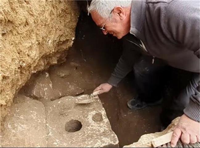 کشف یک توالت مدرن با قدمت 2700 سال