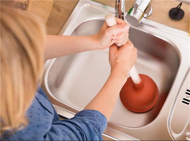 روش‌های باز کردن گرفتگی سینک ظرفشویی