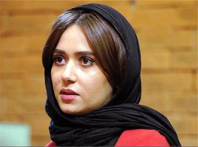 واکنش کنایه آمیز پریناز ایزدیار به نبودن نامش در میان نامزدهای سیمرغ جشنواره فیلم فجر ۱۴۰۰