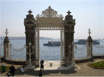 کاخ دولما باغچه کاخی زیبا در قلب استانبول