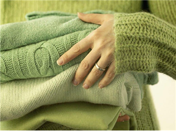 بهترین روش شستشو و اتو کردن لباس‌های پشمی و اکرلیک