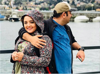 سفر نرگس محمدی و علی اوجی به کانادا