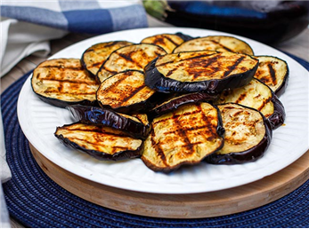 عوارض مصرف زیاد بادمجان را بشناسیم