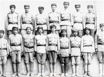 ریشه بعضی واژه های عجیب در فارسی چیست ؟