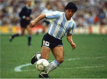 مستند «مارادونا» با گزارش عادل فردوسی‌پور آماده پخش شد