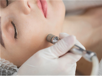 روش درم ابریژن برای از بین بردن جای جوش چیست