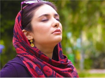 لیندا کیانی بازیگر نقش ژاله در مانکن