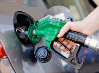 واریز ۱۰۰ لیتر بنزین برای وانت بارها تا ۴۸ ساعت آینده