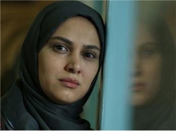 معصومه بافنده بازیگر نقش زینب در به رنگ خاک