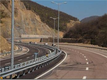 آزاد راه تهران شمال ساخته شد