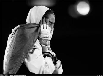 کیمیا علیزاده: با سلام آغاز کنم، با خداحافظی یا تسلیت؟