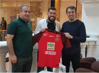 نمایندگان  پرسپولیس با فرناندو گابریل در امارات به توافق رسیدند