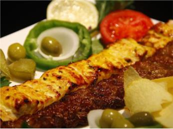 شایعه گوشت قورباغه در کباب کوبیده + فیلم / پشت پرده غذاهای ارزان قیمت