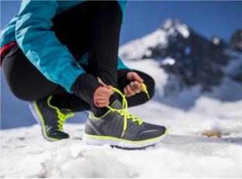 آیا می توان در روزهای برفی کتانی پوشید؟