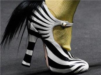 عجیب ترین کفش های جهان را ببینید