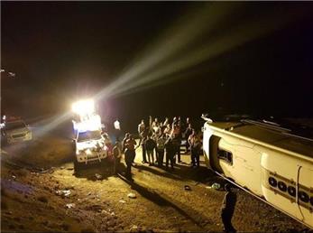 علت واژگونی اتوبوس اردبیل به تهران،  در محور زنجان به قزوین