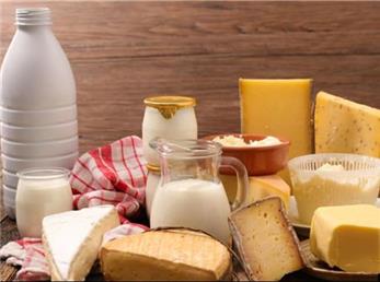 در روز چقدر شیر و لبنیات مصرف کنیم؟