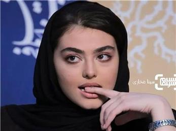 انتقاد ها به رفتار ریحانه پارسا در جشنواره فجر