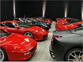 دارنده بزرگترین کلکسیون ماشین در جهان را بشناسید