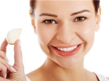 بهتر است سیر را بجویم، له کنیم یا خرد كنیم؟‎