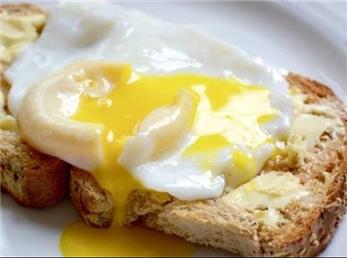 نخوردن صبحانه چه عوارضی برای شما دارد؟