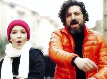 موزیک ویدیوی «دستاتو بده من» از اشکان خطیبی