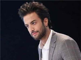 بیوگرافی بنیامین بهادری خواننده محبوب + همسردوم  و فرزندان