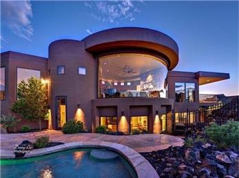 ببینید: خانه‌های رویایی ستاره‌های ثروتمند جهان