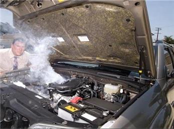 چند اشتباه رایج در رابطه با اتومبیل که اغلب مردم انجام می‌دهند