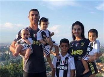 رابطه عشقی قدیمی رونالدو و یک سلبریتی فاش شد