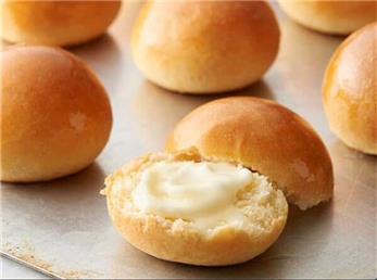 طرز تهیه نان رول مناسب افطار در نیم ساعت