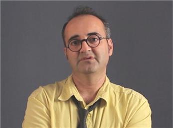 ویدیو صحبت های شنیدنی و زیبای اردشیر رستمی در باره زبان ترکی و اشعار مدرن شهریار