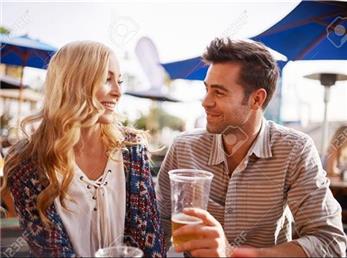 15 نشانه عاشقی در زنان؛ چگونه بدانیم یک زن دوستمان دارد؟