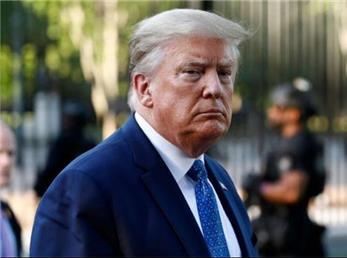 ستاره ترامپ در هالیوود سیاه شد