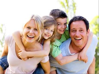 والدینی که کودکشان را از راه به دَر می‌کنند