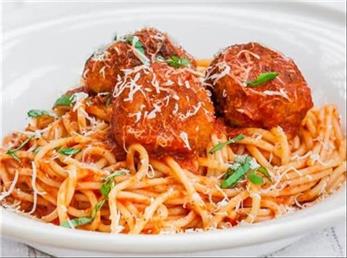 کوفته مرغ با سُس مارینا؛ ظاهر و طعم هر دو جذاب