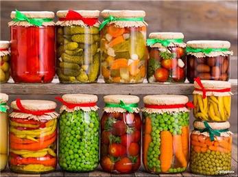 دلیل وجود ترشی در سنتِ غذایی ایرانی ها