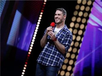 یک اجرای اثر گذار از رضا جعفری خواننده اهوازی در قسمت پانزدهم عصر جدید