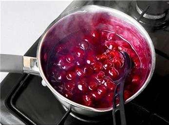 طرز تهیه شربت آلبالو