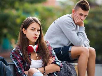 وجود نفرت در رابطه ای که باید عاشقانه باشد