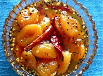 دو روش تهیه ترشی زردآلو