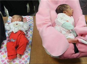 فروش نوزاد /حکم دادگاه زوج نوزاد فروش تهرانی صادر شد