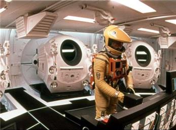 لباس 370 هزار دلاری اودیسه فضایی