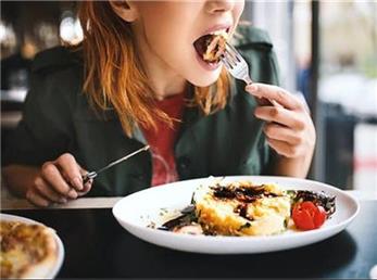 14 روش لاغری بدون رژیم و بدون ورزش؛ چگونه با روش‌هایی ساده به وزن ایده‌آل برسیم