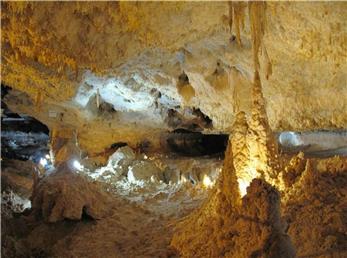 غار کتله خور؛ بهشتی پنهان در دل کو‌های زنجان