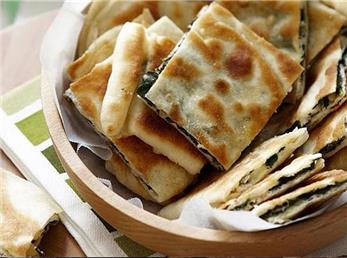 دستور تهیه گئوزلمه پنیر و اسفناج؛ اسنک لذیذ ترکیه‌ای